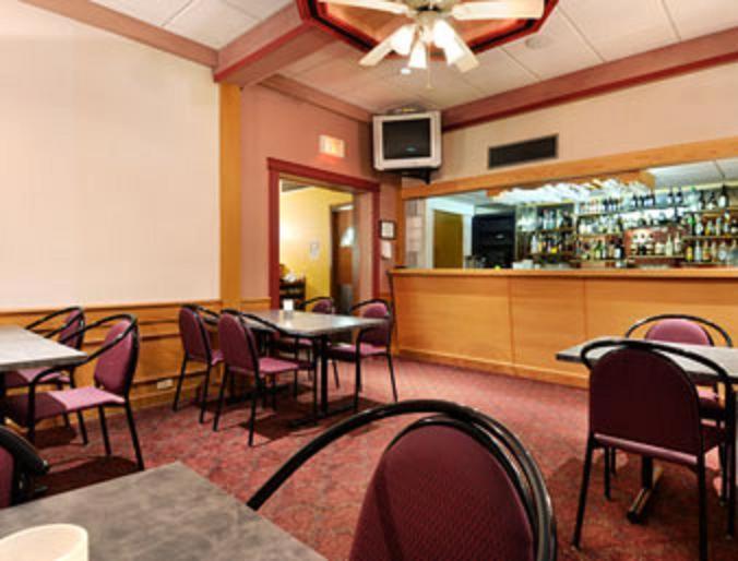 Hotel Ramada By Wyndham Yorkton Restaurant foto